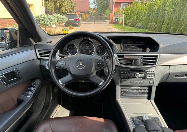 Mercedes-Benz Klasa E cena 43500 przebieg: 302637, rok produkcji 2009 z Wiązów małe 742